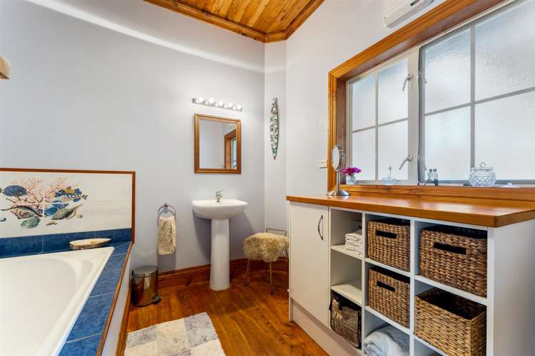 1228 Sandspit Road Sandspit_15