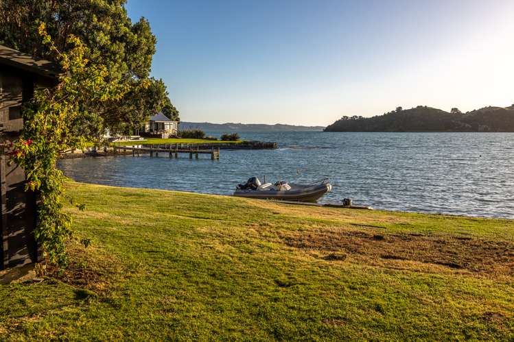 111 Hunterville Road Waiheke Island_15