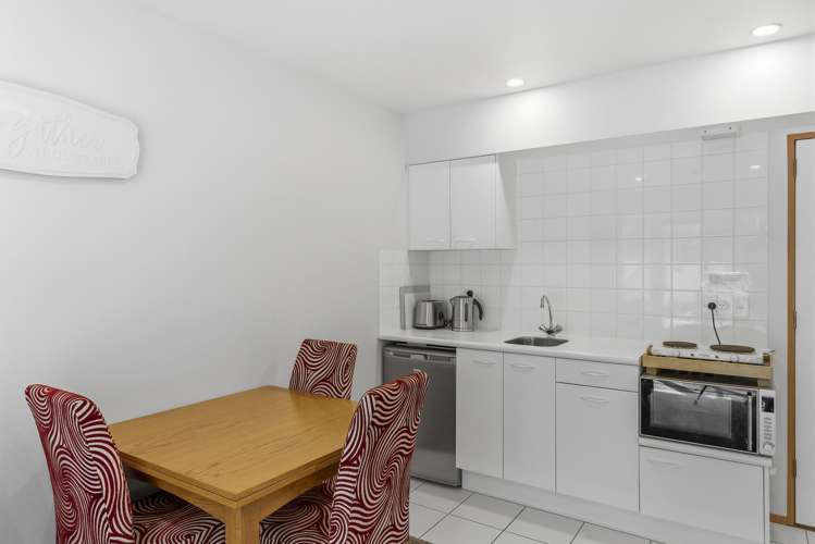 24 Kohutuhutu Road Raumati Beach_18