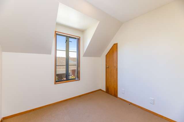 2/102 Mandeville Street Riccarton_4