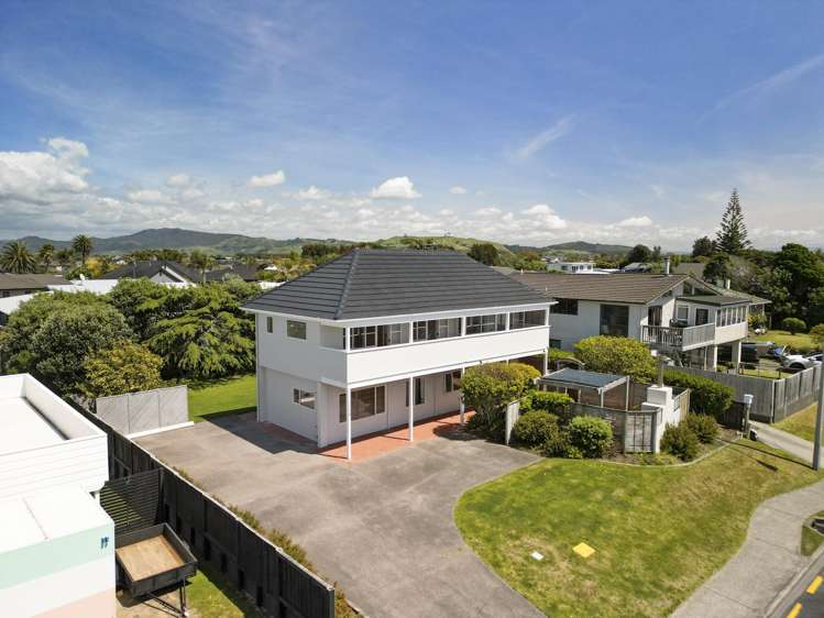 1134 Papamoa Beach Road Papamoa Beach_24