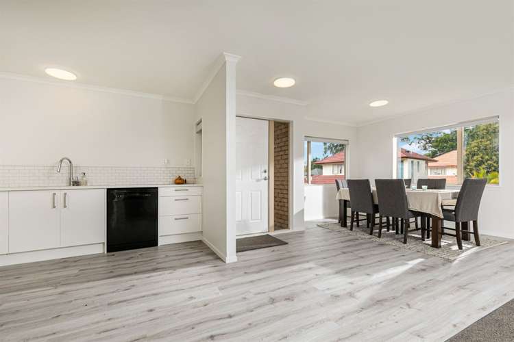 7 Elder Place Massey_13