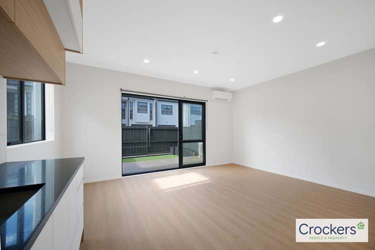 83C Russell Road 10686_1