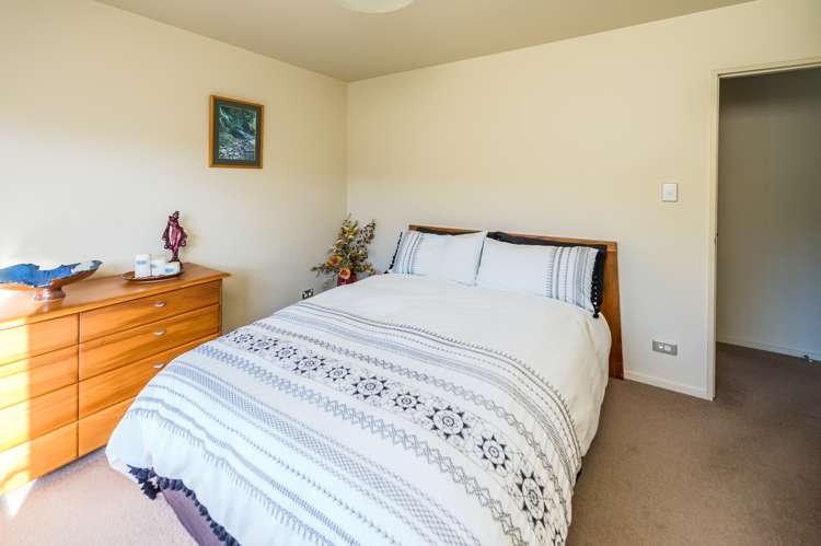 16 Lithgow Drive Otamatea_12