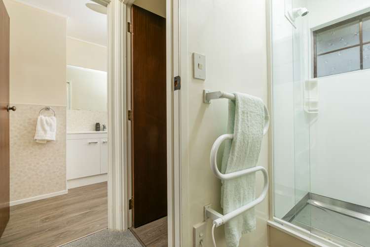 8/248 Great North Road Henderson_11