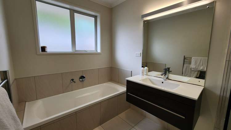 32 Walter Crescent Silverdale_19