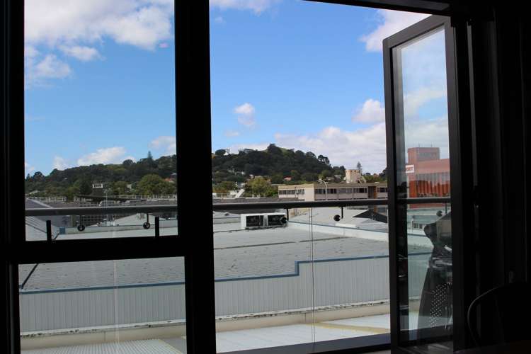 2d/12 Charles Street Mount Eden_10