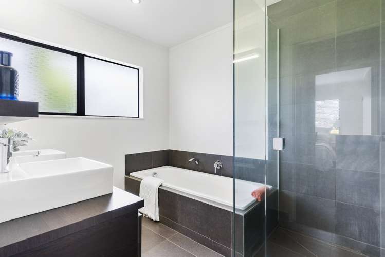 2/6 Summermist Drive Northpark_14