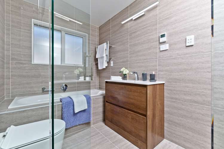 12 Ian Gordon Lane Orewa_16