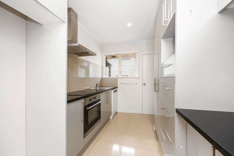 2/3202 Great North Road New Lynn_3