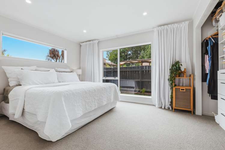 2/15 Kotare Street Hilltop_14