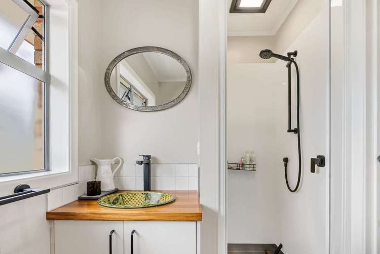 8 Elliott Crescent Owhata_9