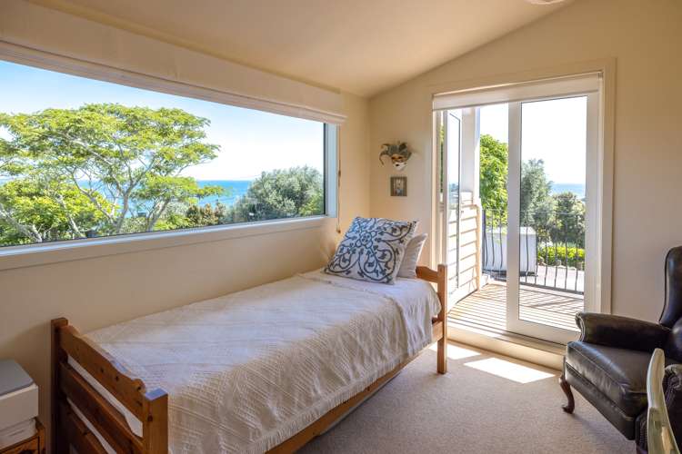 44 Queens Drive Oneroa_13