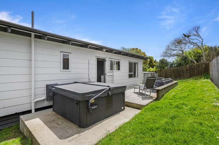 8 Ozone Road Stanmore Bay_1