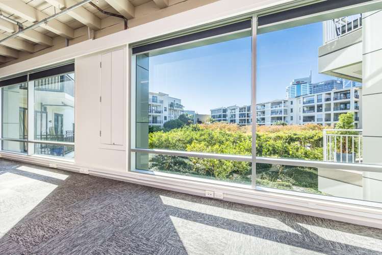 136 Customs Street West_0