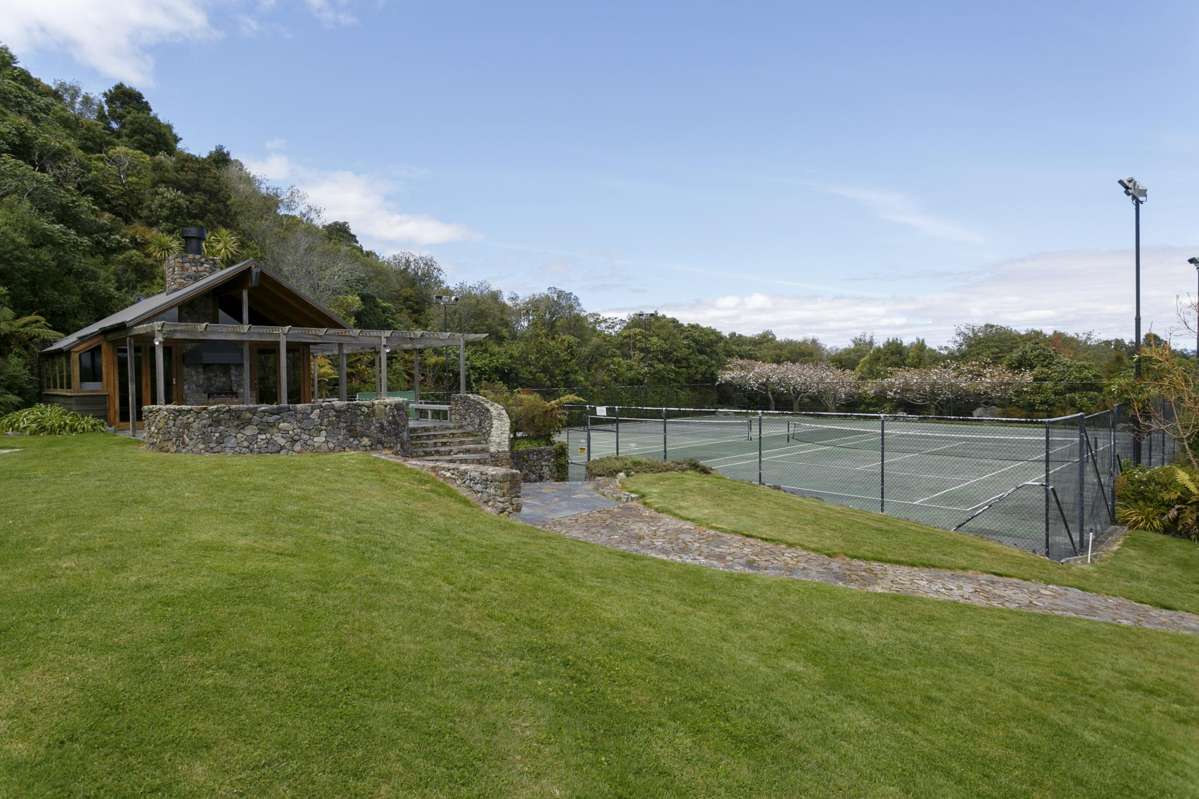 45 Whakamoenga Point_4