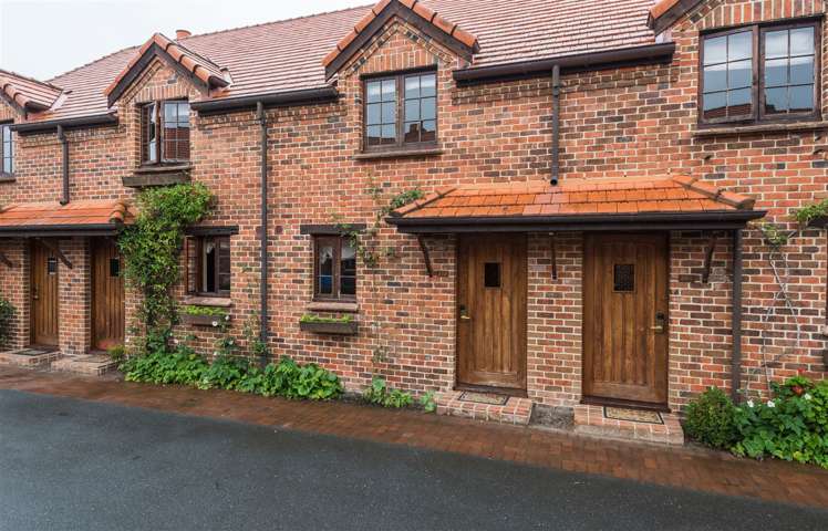 3/7 Quiet Woman Way_0