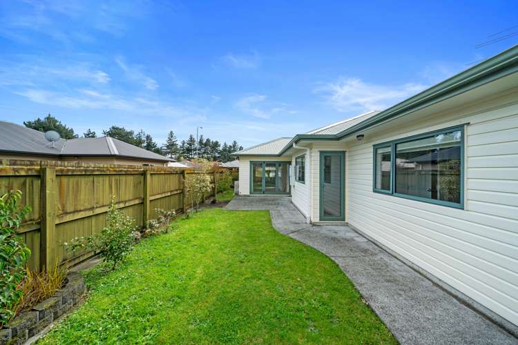 10 Woodland Grove Wainuiomata_13