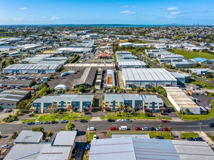 2a/12 Corban Avenue Henderson_17