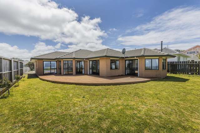 Easy Living with Space, Sun and Views