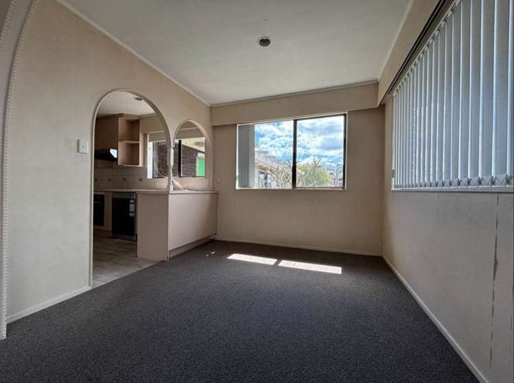 11a Mongorry Place Mt Roskill_3