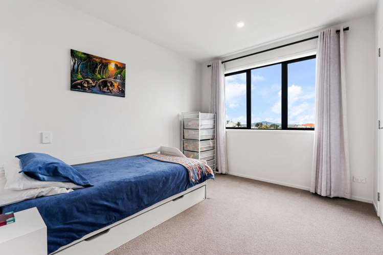 8/128 Onewa Road Northcote_12