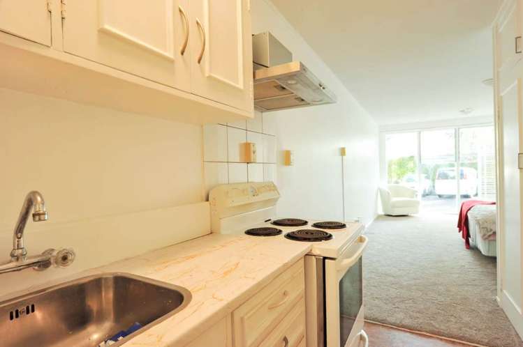 1/20a Charlton Avenue Mt Eden_12
