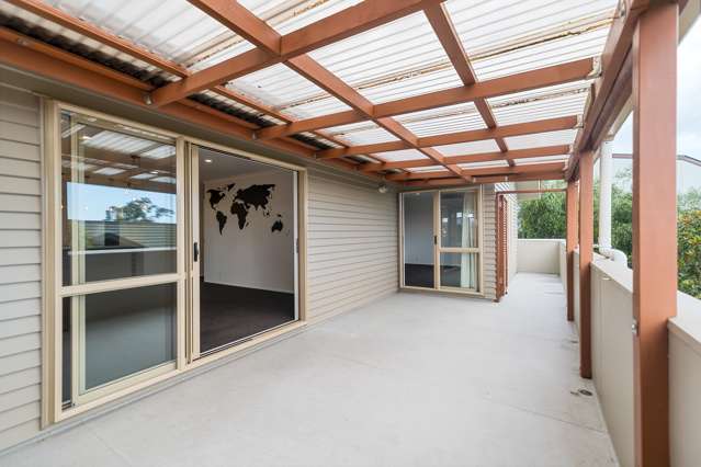 82 Rivervale Grove Stanmore Bay_4