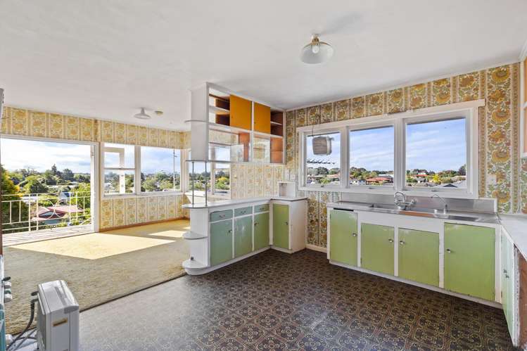 61 Dixon Road Glenview_11