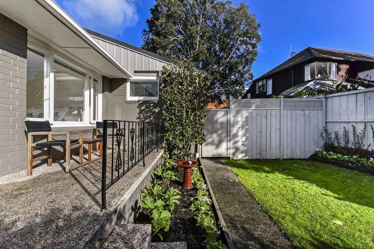 2/12a Sanders Avenue Takapuna_16