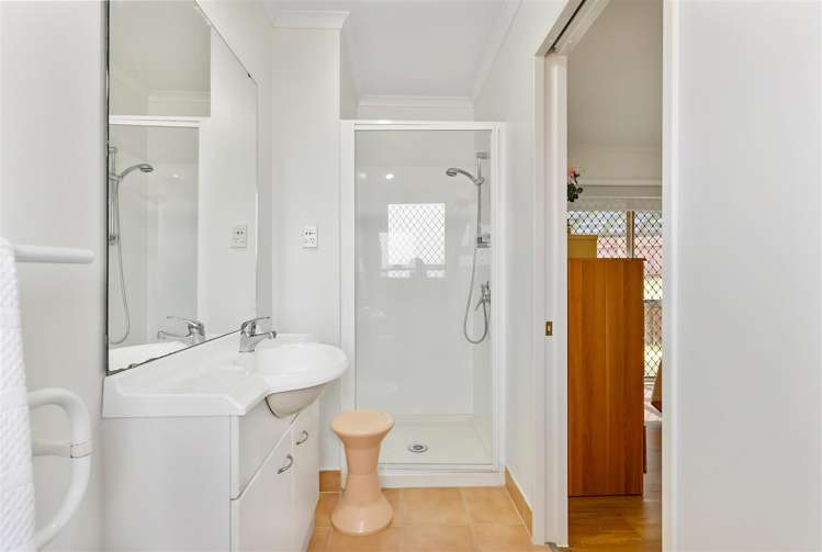 26 Medvale Avenue Flat Bush_9