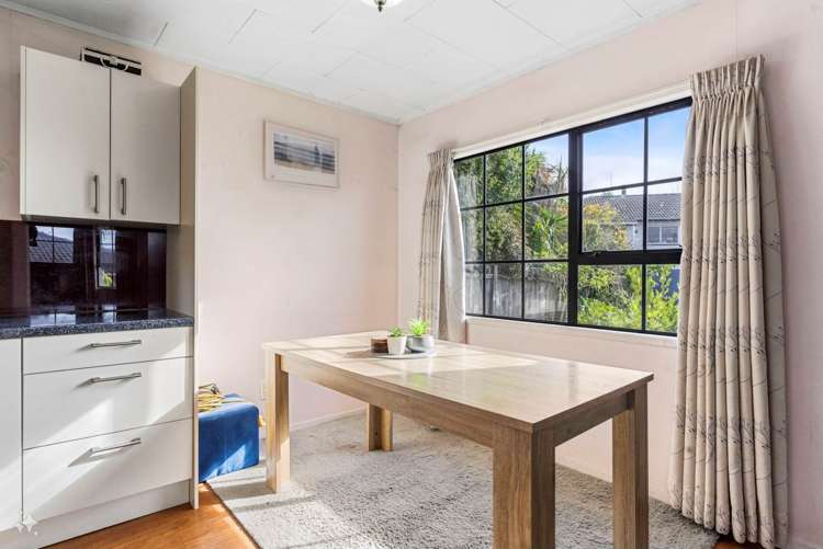 15 Landsdale Place Massey_19