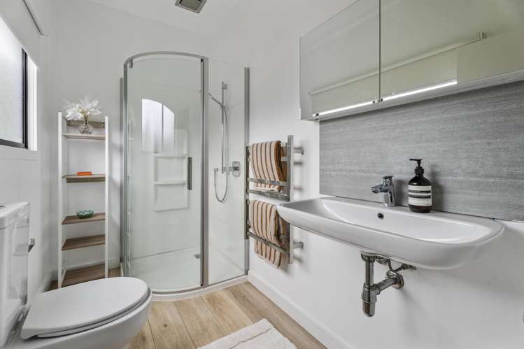 29 Calais Terrace Ostend_27