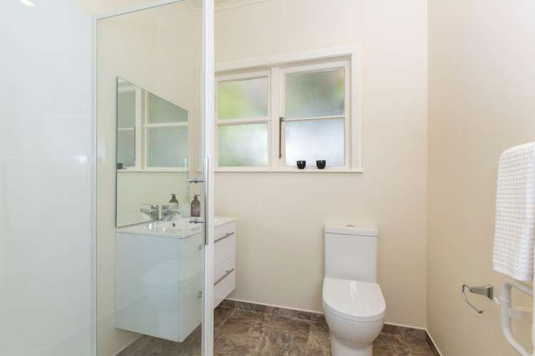 1/217 Whites Line East Waiwhetu_10