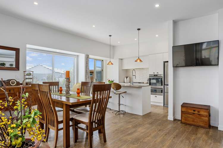 8 Awatira Drive_0