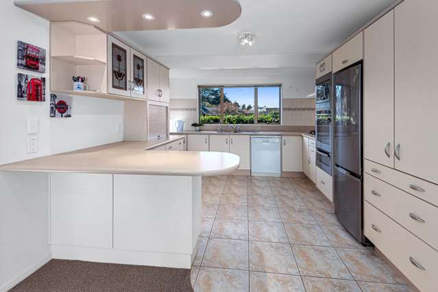 230 Fairway Drive Kamo_1