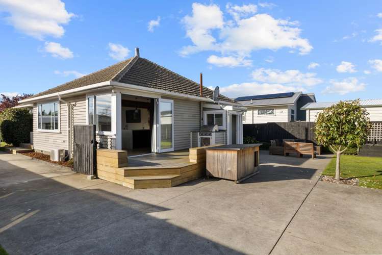 72 Birchfield Avenue Dallington_13