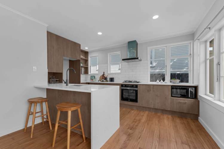79 Onewa Road Northcote_13