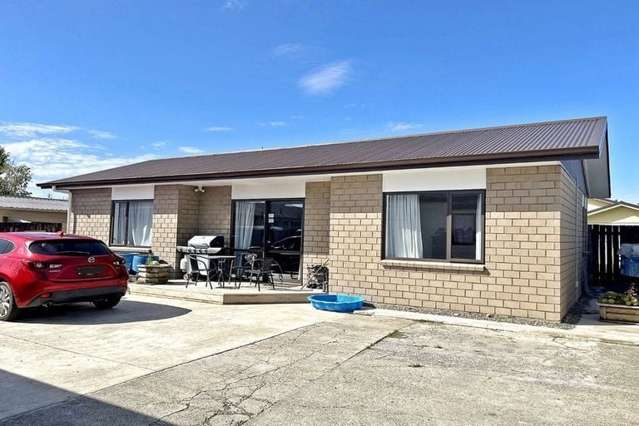 Easy-Care Living in Kelvin Grove – 3 Bedroom