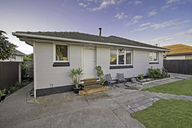 6 Carisbrooke Street Aranui_19