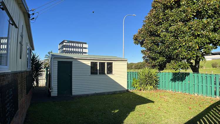 1/5 Aranui Rd Mount Wellington_2