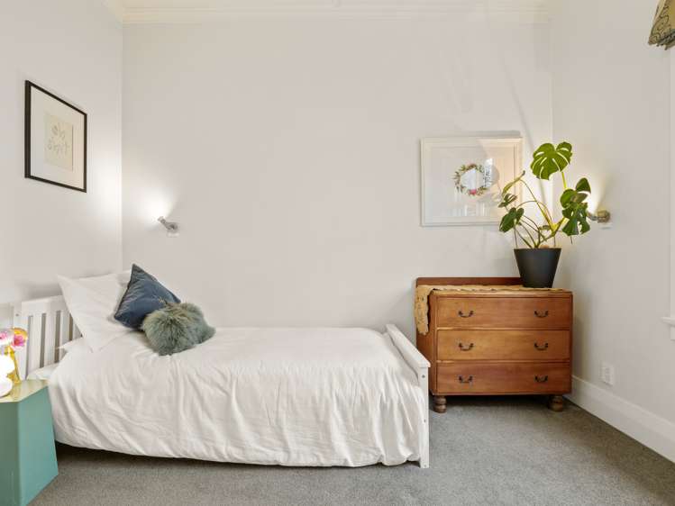 10 Sandringham Street Saint Clair_14