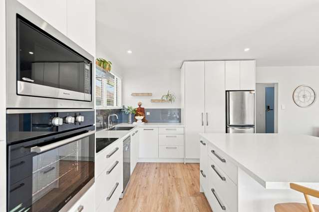 48 Waitikiri Drive Parklands_2