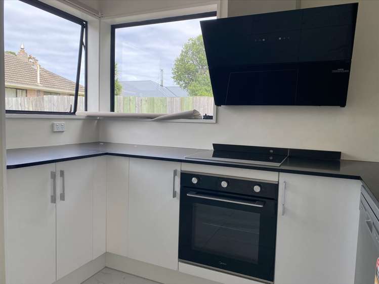 2/4 Betwin Avenue Sockburn_8