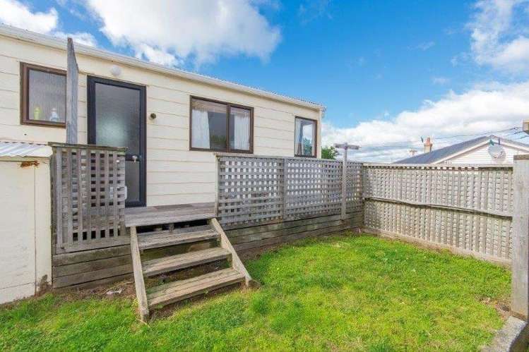 6 Trent Street Island Bay_1