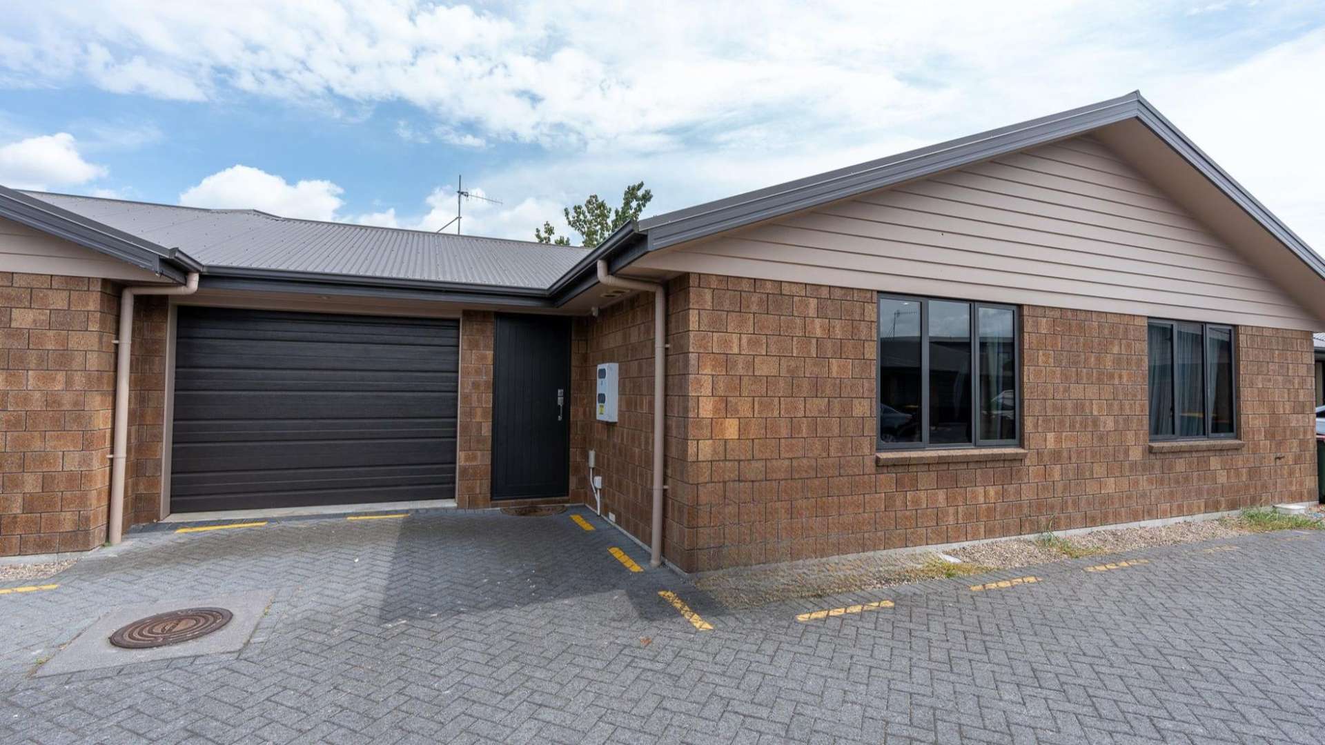 2/31 Jones Crescent Melville_0