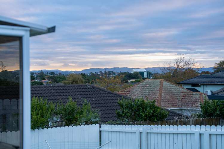 1/9 Beagle Avenue Mount Albert_13