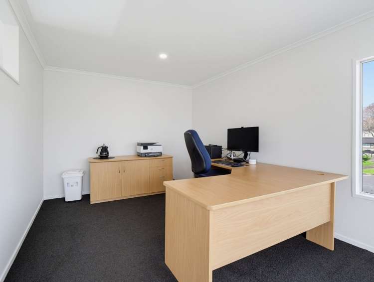 8 Aintree Crescent Awapuni_15