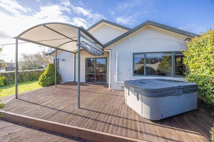 1 Sunnyhills Avenue Glenview_12