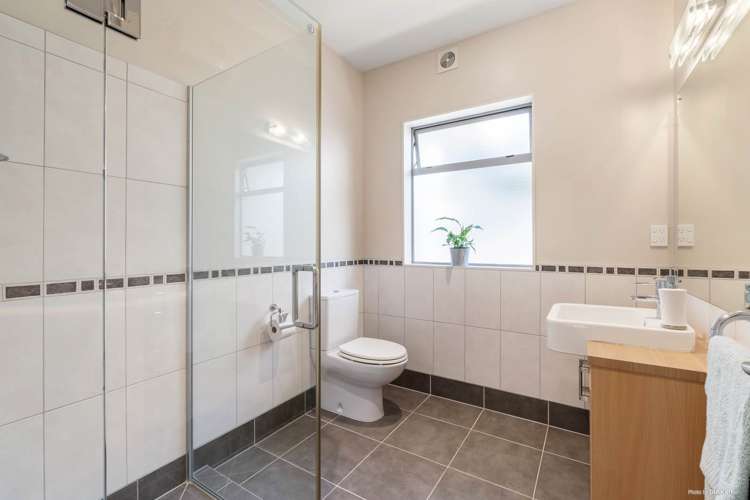 65 Pine Harbour Parade Beachlands_27